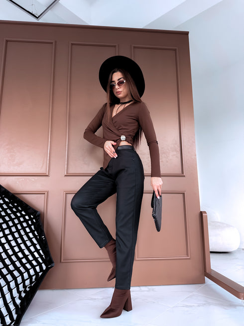 "AREA C9279-1" MOM FIT ādas imitācijas bikses - MELNAS